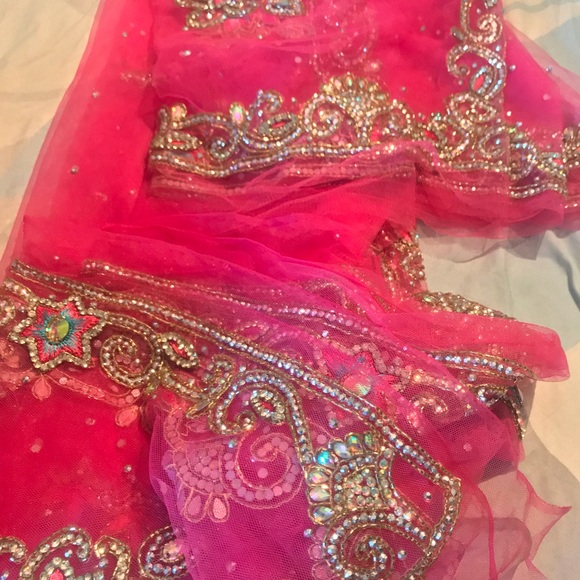 Pakistani wedding lengha - Picture 6 of 7